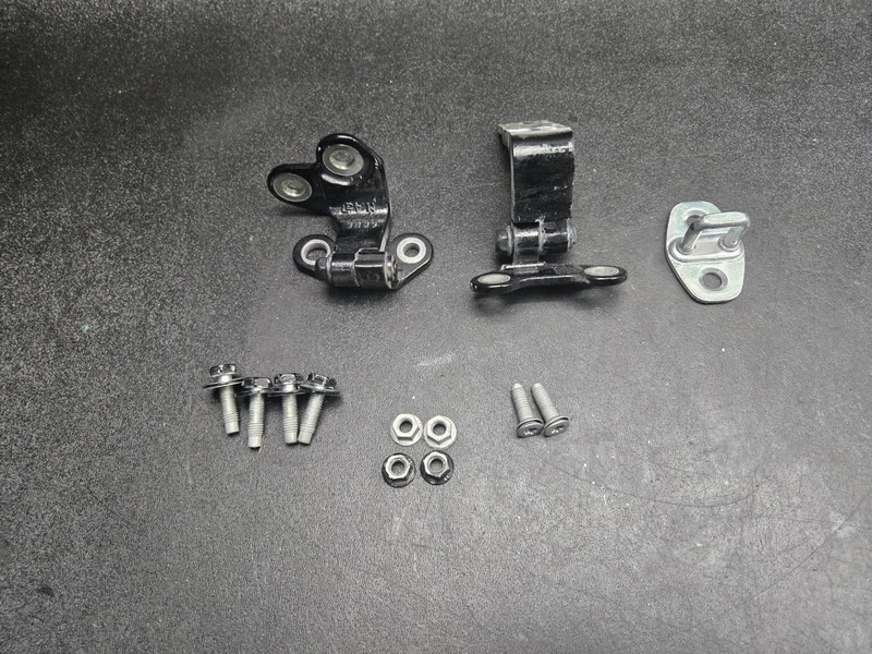 Rear Left Door Hinges + Striker Set 2022 Nissan Rogue 82401-6RR0A 2021 - 2025