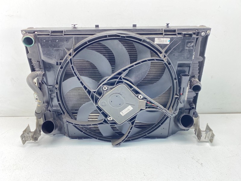 12-16 BMW F30 f32 F36 335 435 Engine Main Radiator Cooling Fan Assembly 600W OEM