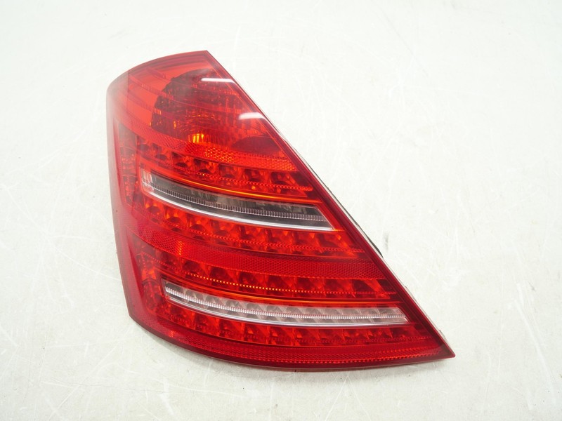 Used Rear Left Passenger Tail Light Assembly LED 2007-2013 Mercedes S550 OEM