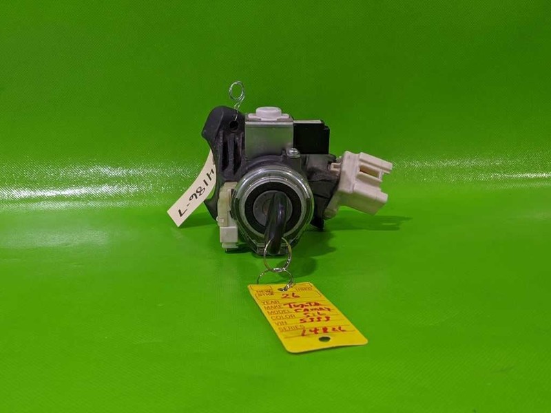 07-11 CAMRY IGNITION SWITCH CYLINDER HOUSING W/KEY OEM 4186-7