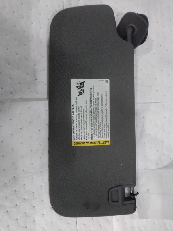Used Right Sun Visor fits: 2022 Gmc Sierra 1500 pickup w/illumination Right Grad