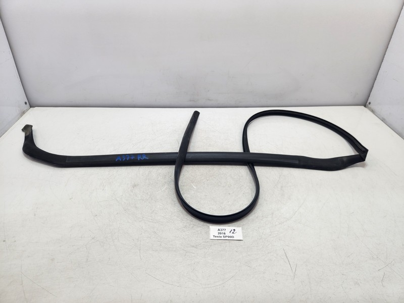 ✅ 2012-2020 OEM Tesla Model S Rear Right Door Weatherstrip Rubber Seal 19k