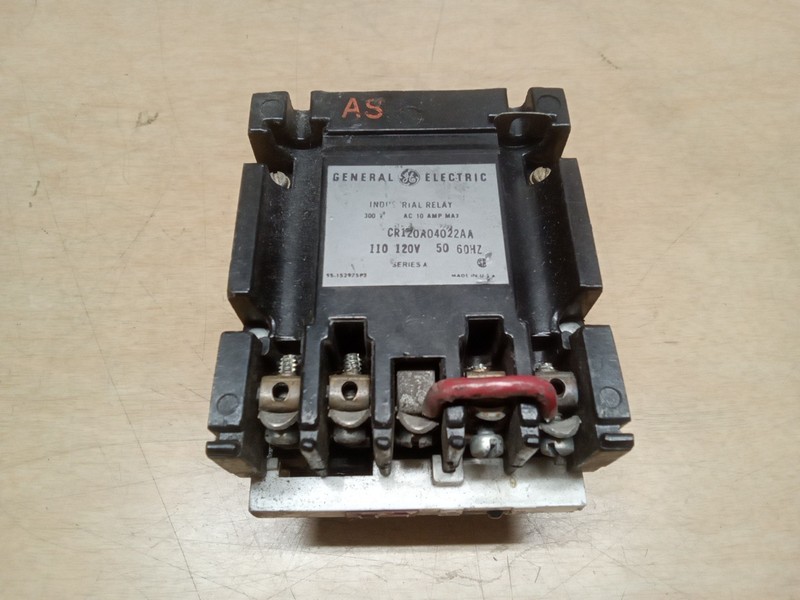 General Electric CR120A04022AA 100-120V 10A Industrial Relay