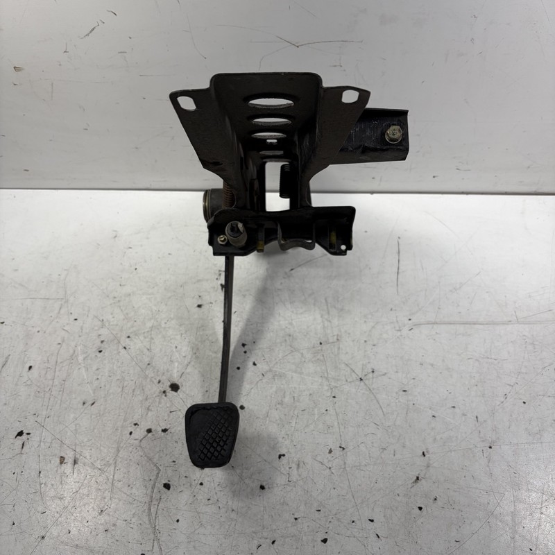 79 Honda Civic MT Clutch Pedal & Bracket 46900-634-670 OEM