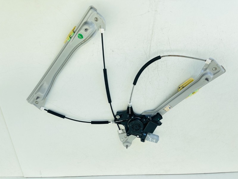 2018-2019 BUICK REGAL SPORTBACK FRONT RIGHT DOOR WINDOW REGULATOR & MOTOR OEM