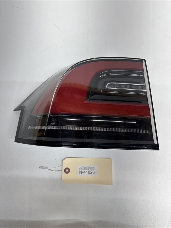 16-20 Tesla X Left Driver LED Outer Tail Light Lamp OEM 1034332-00-A 41026 B161