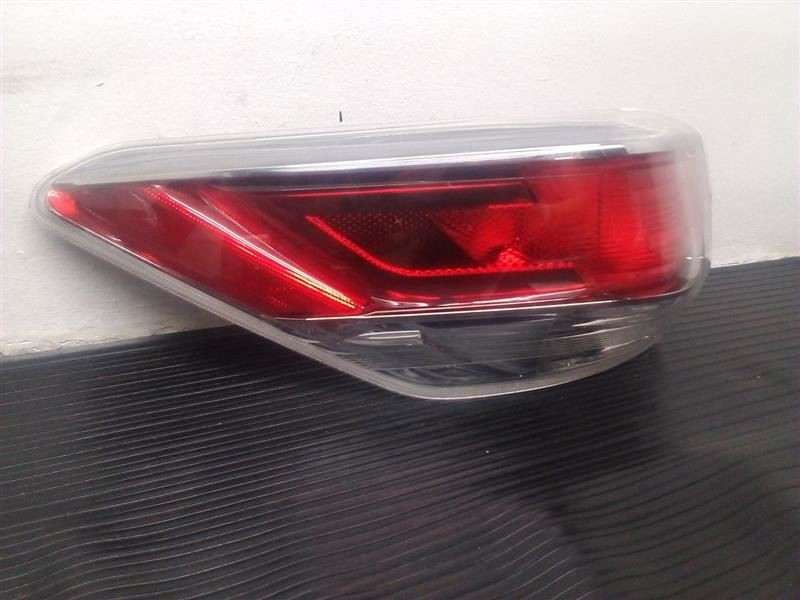 14-16 Toyota Highlander Left Driver Tail Lamp Quarter Mounted OEM 81560-0E100