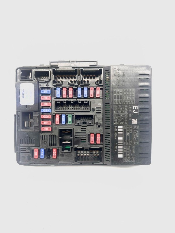 2015-2024 Nisan Murano S 3.5L Engine Fuse Box EBX Complete With Cover OEM