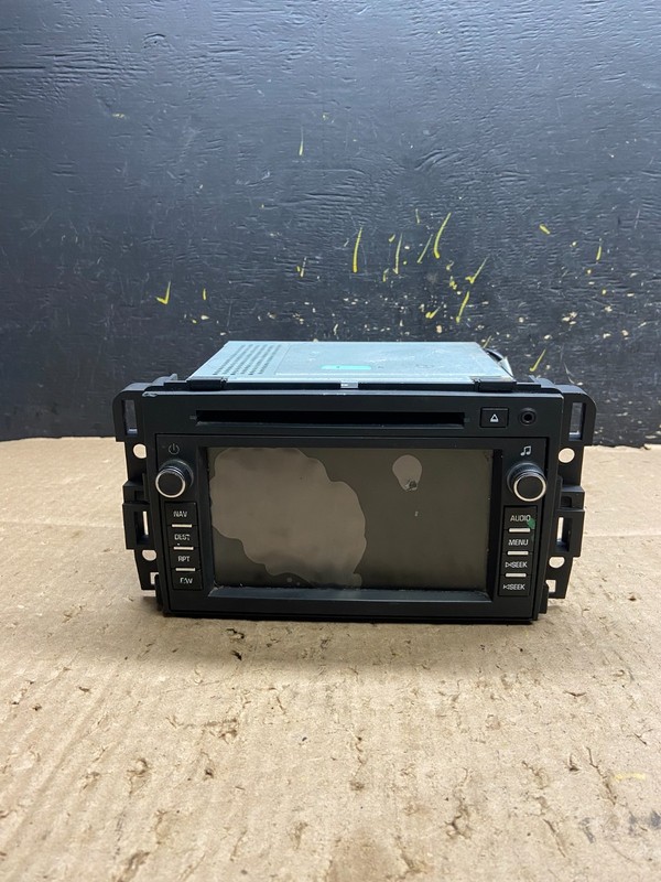2010 2011 Buick Enclave Radio Stereo CD Player Screen Display Y7772 DG