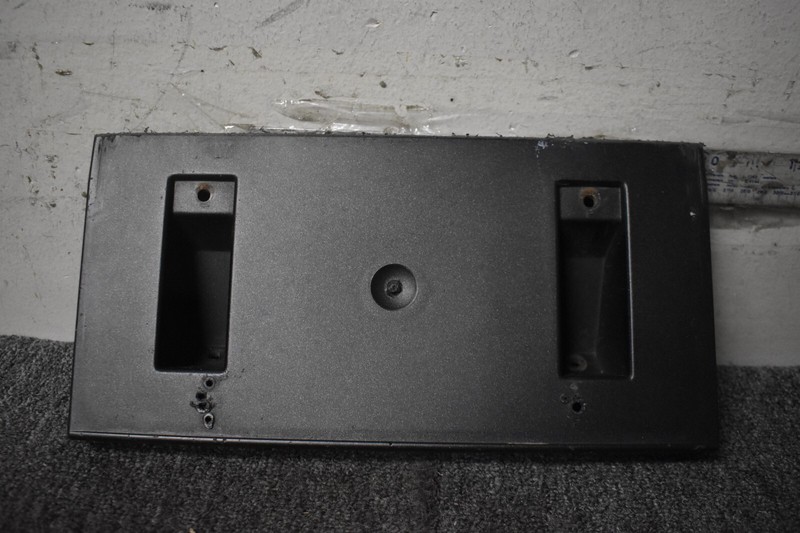 2016 MASERATI GHIBLI FRONT LICENSE PLATE BRACKET FACTORY OEM