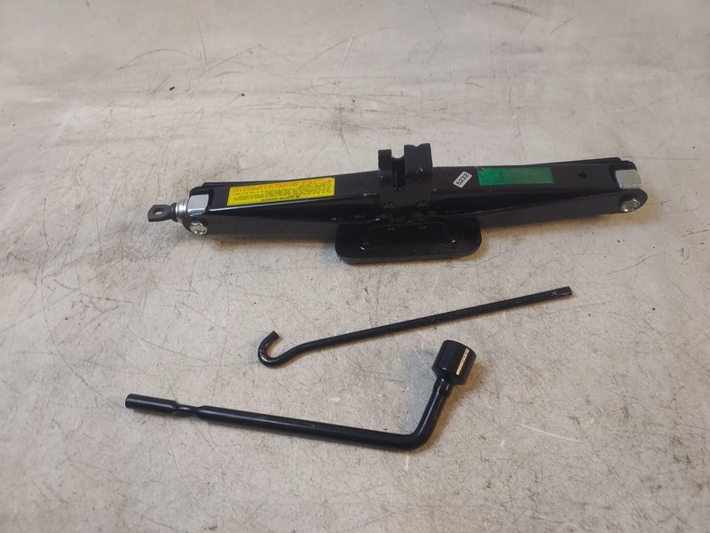 11-15 Kia Sorento Emergency Spare Tire Scissor Jack Tools Set Kit Lug Wrench oem