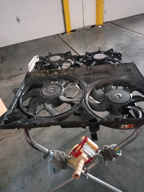 2013 Lincoln MKS Engine Cooling Fan Motor OEM DG138C607CA 139K Miles
