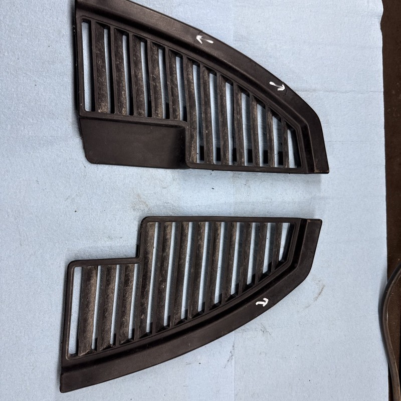 1980 Yamaha SRX 440 Vintage Snowmobile Race Sled Hood RearVents