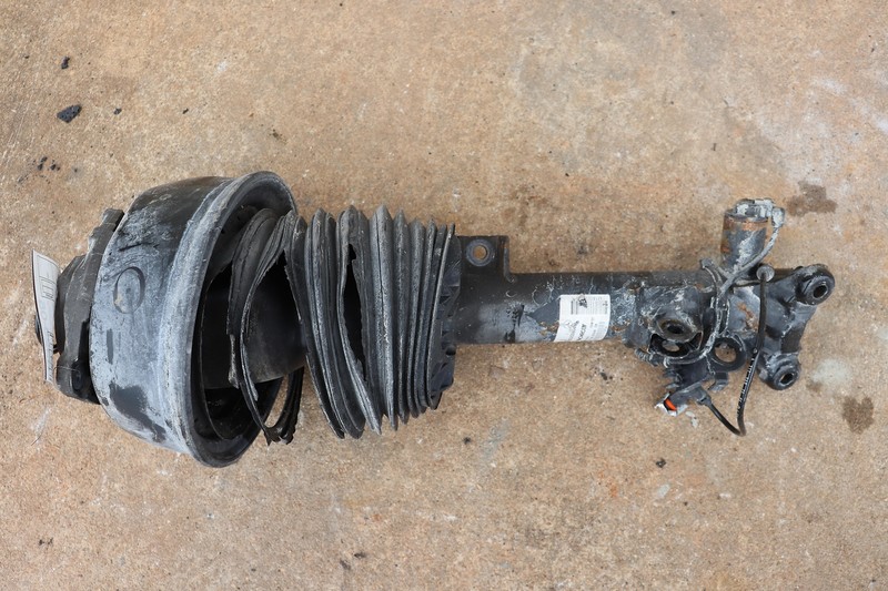 2012-2018 MERCEDES CLS550 218 TYPE FRONT LEFT SIDE SHOCK STRUT ABSORBER OEM