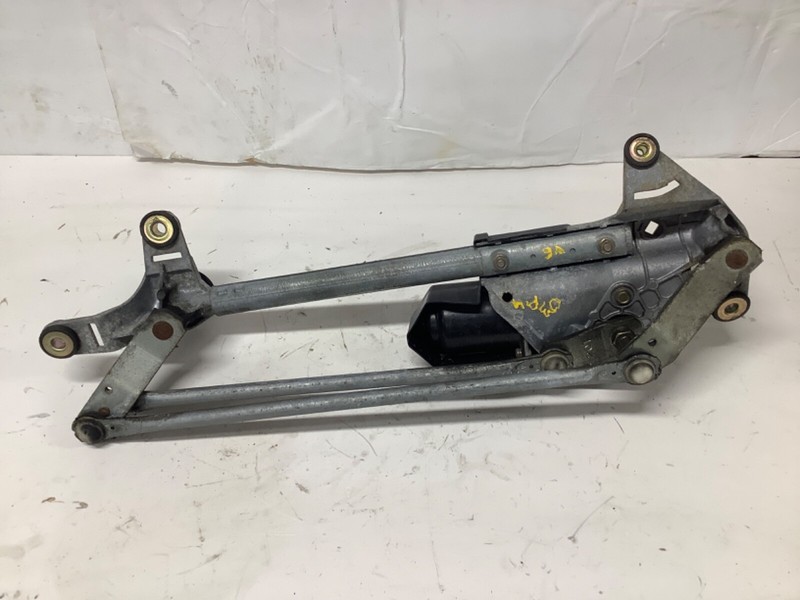 03 Accord 4DR V6 Front Wiper Link Transmission Linkage W/Motor Used OEM