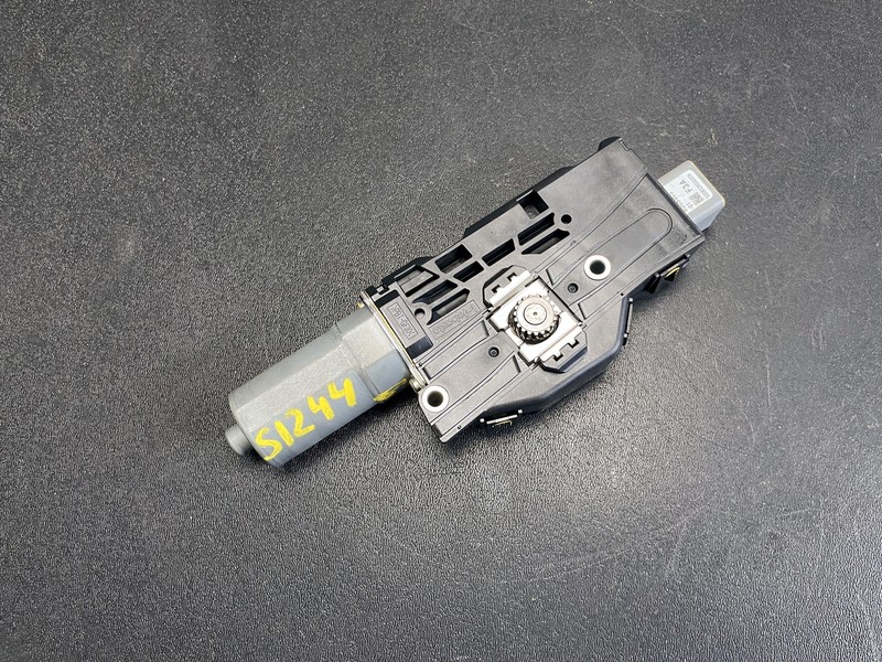 Sunroof Motor 2022 Subaru Forester 65450-SJ001 2019 2020 2021 2023