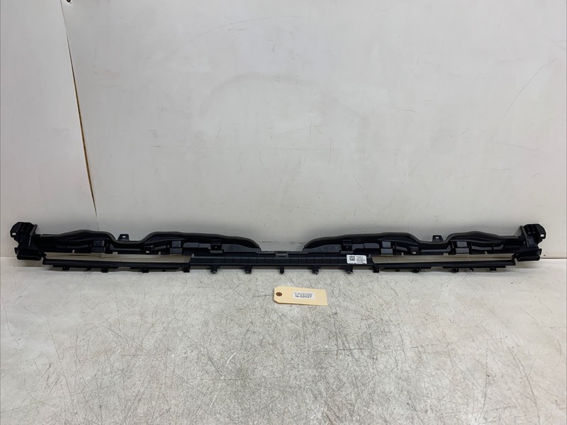 20-22 TESLA 3 DASH DASHBOARD INSTRUMENT PANEL WINDSHIELD DEFLECTOR 52027 M6