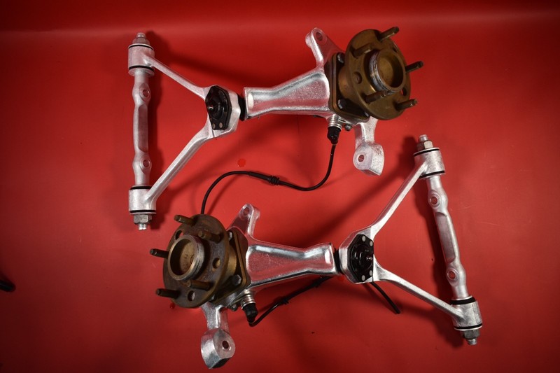 1988-92 CORVETTE C4 ZR1 UPPER CONTROL ARM AND SPINDLE SET LH RH DRIVER PASSENGER