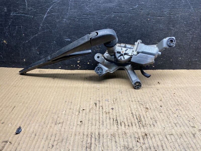 2006 to 2012 Toyota Rav4 Rear Wiper Windshield Motor OEM Y1427 DG
