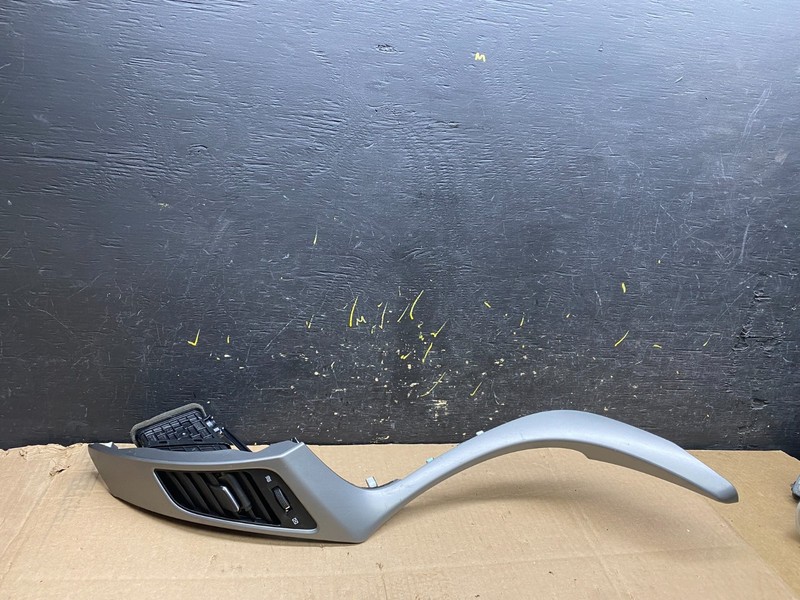 2014-2016 Hyundai Elantra Center Right Garnish Trim Bezel Air Vent z0125 DG