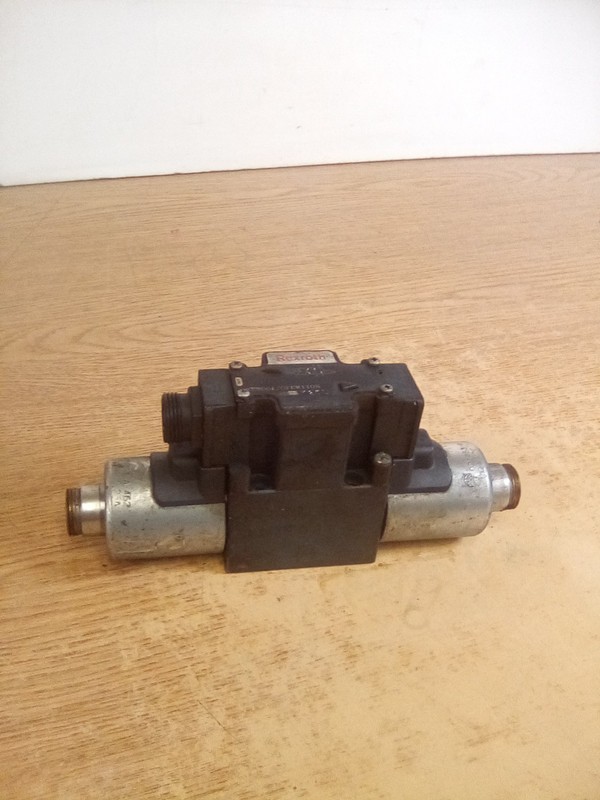 Rexroth 4WE6D64/OFEW110N Hydraulic Solenoid Valve