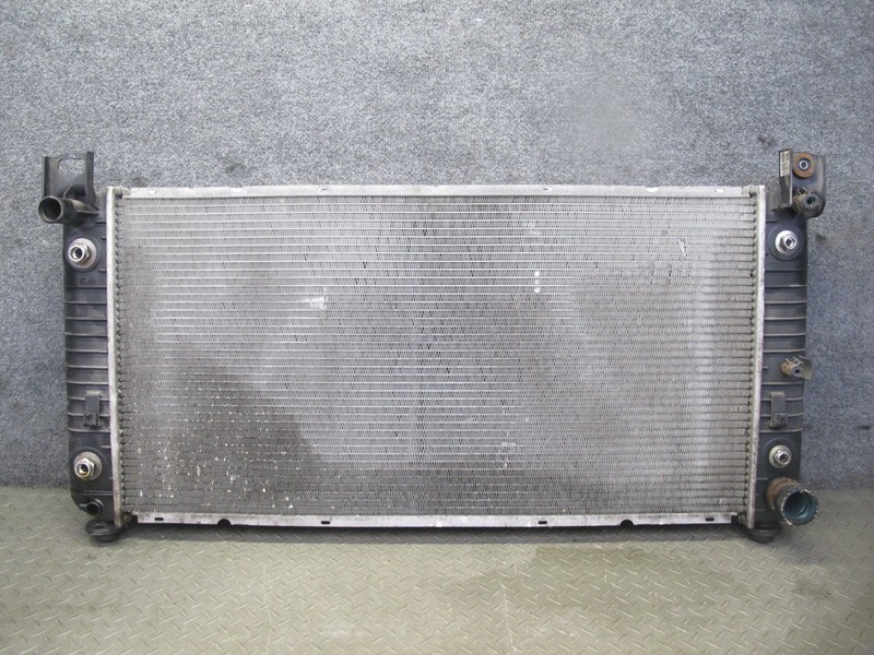 2009-2014 CADILLAC ESCALADE 6.2L A/T ENGINE COOLING RADIATOR 22840116