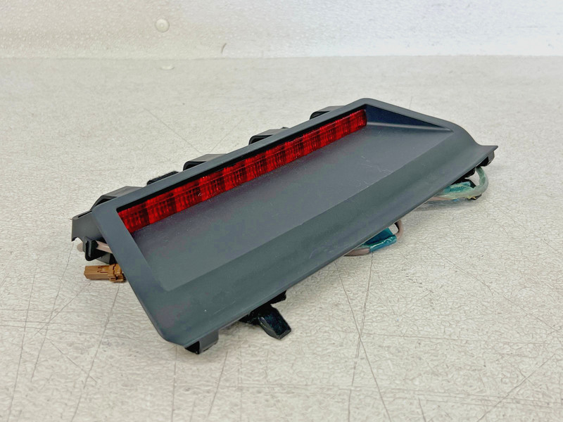 ⭐2011-2019 INFINITI Q70L REAR TRUNK UPPER HIGH MOUNT THIRD BRAKE LIGHT LOT2673