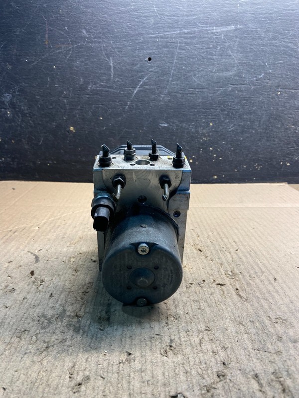 2001 2002 2003 BMW 325i 330i ABS Anti Lock Brake Pump 3451 6762113 z0781 DG