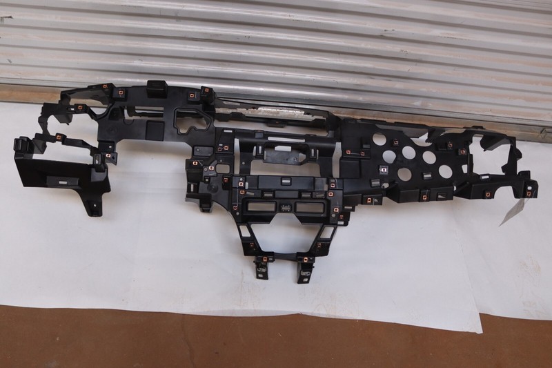 2017-2019 CADILLAC XT5 DASH DASHBOARD INSTRUMENT PANEL FRAME PLASTIC OEM