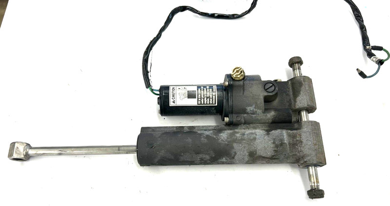 Mercury Outboard 50hp Trim and Tilt Assy 22344T14 FRESHWATER!