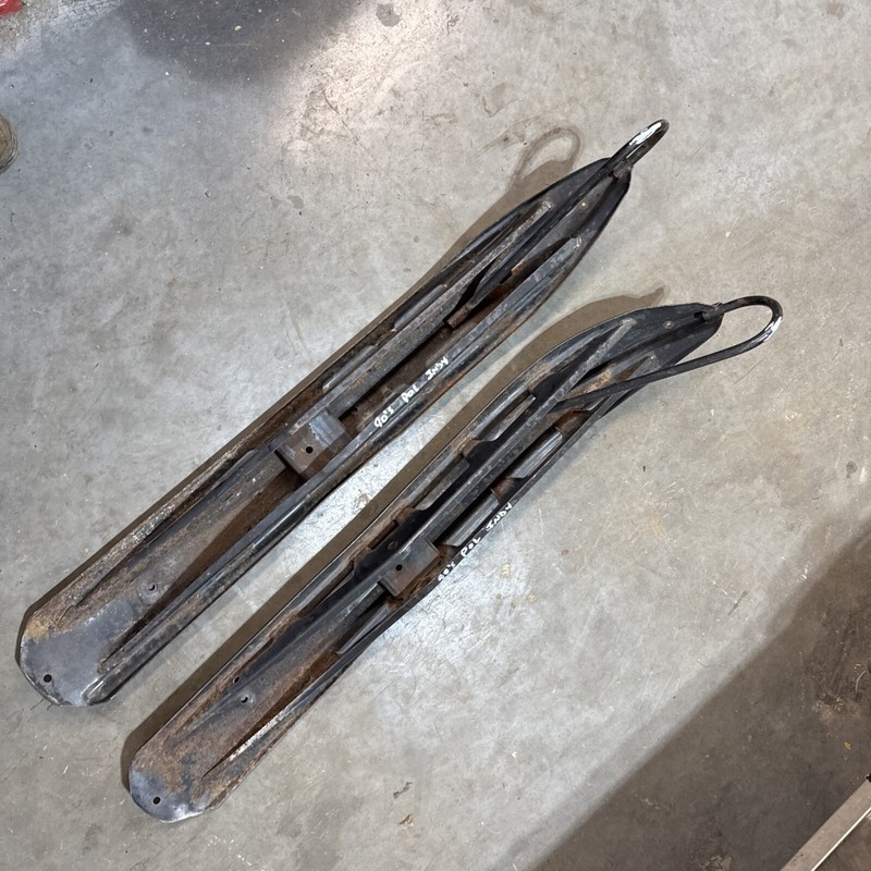 1990’s Polaris Indy 340 400 440 500 skis runners metal set pair Good