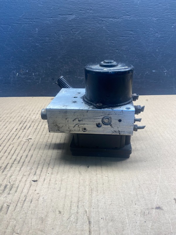 2004-2012 Nissan Titan 4WD ABS Anti-Lock Brake Pump Module 47660-ZR20BAC9009