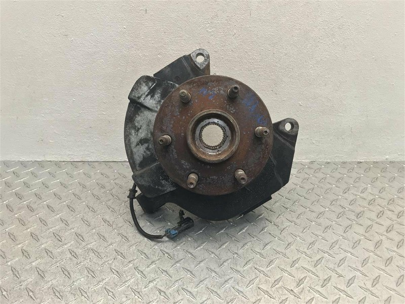 2000-2006 CHEVROLET TAHOE DRIVER FRONT SPINDLE KNUCKLE W/ HUB 4X4 OEM 15040051
