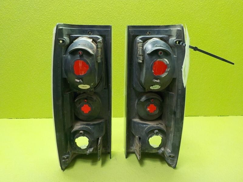82-93 Chevrolet S10 Pickup Tail Lights Pair Clear Lens OEM 00919650, 00919649