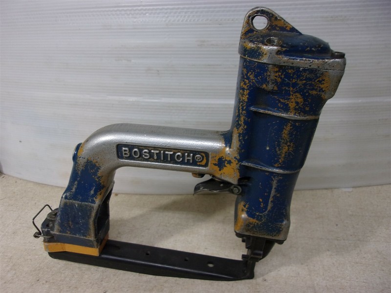 Bostitch Upholstery Stapler Air Staple Gun *FREE SHIPPING*