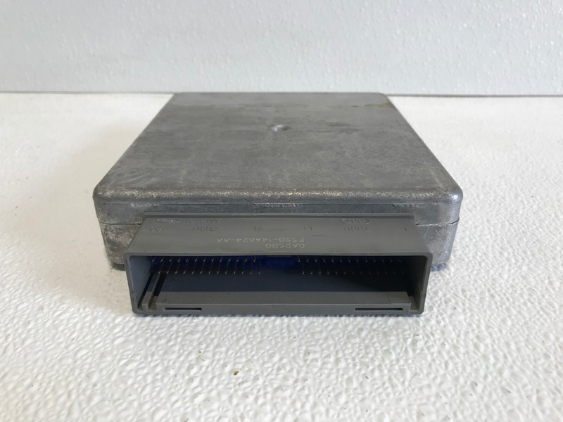 98-00 Ford Expedition Control Module Electronic Engine Computer Unit OEM