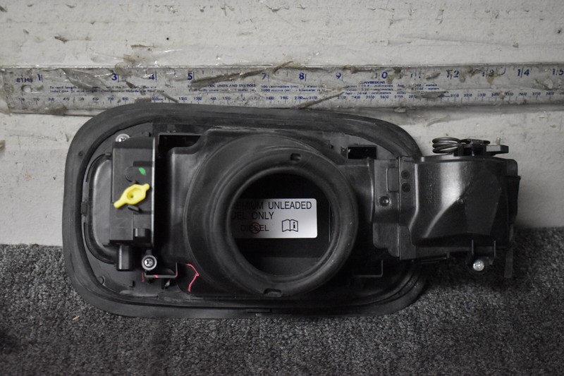 TOYOTA FUEL CAP LID FACTORY OEM