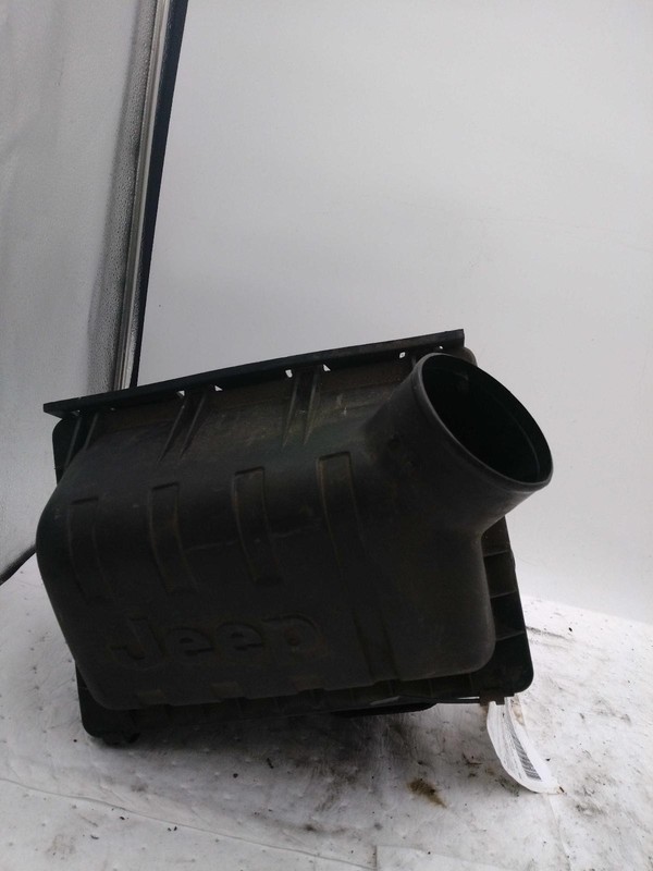 2005 Jeep Liberty Air Cleaner Assembly 3.7L OEM Black 112K Miles 53013727AA