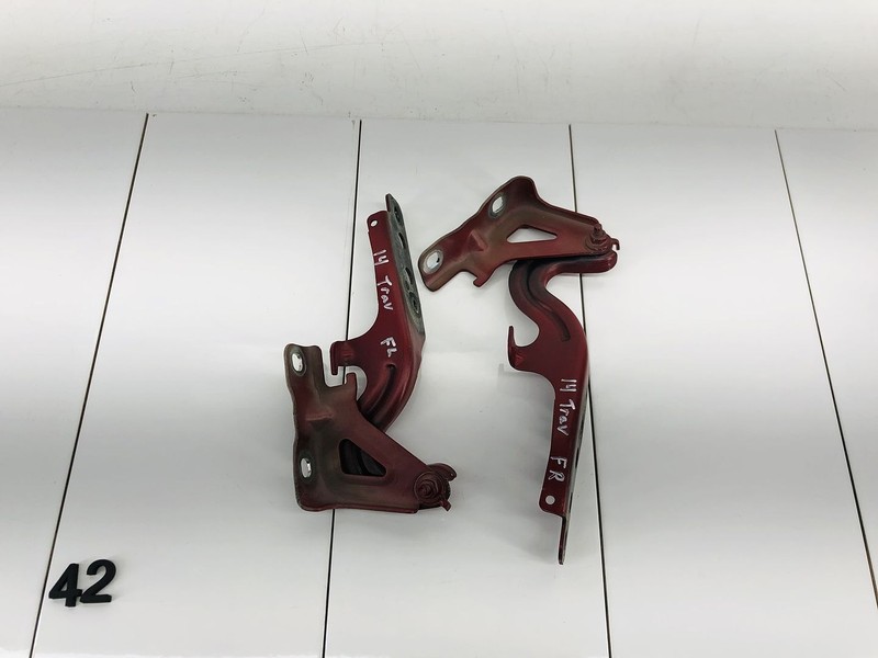 09-17 CHEVROLET TRAVERSE RIGHT & LEFT SIDE HOOD BONNET HINGE SUPPORT OEM