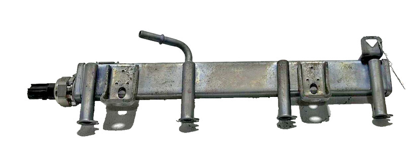 2020-2022 Toyota Camry SE 2.5L FWD Engine Fuel Injection Delivery Rail Pipe OEM