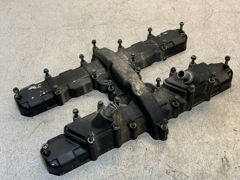 2000 Kawasaki ZR 750 F Z7 Top Engine Motor Camshaft Valve Cover ZR750 00