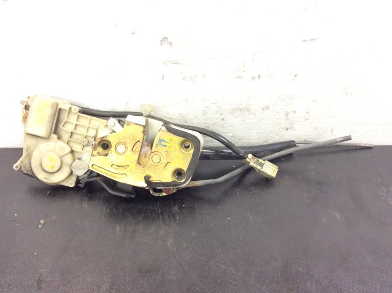 96 97 98 99 00 Civic 4DR Sedan Right Front Door Latch Power Lock Assy Used OEM