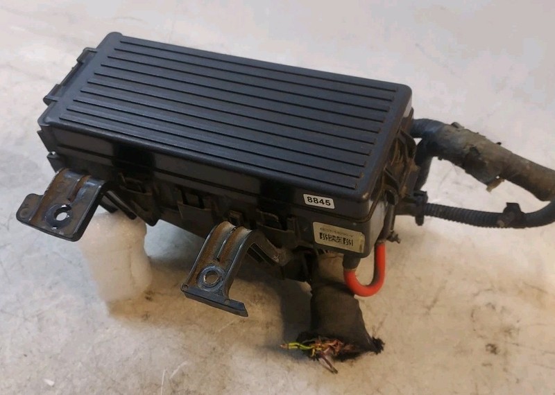 2006-2009 Ford Fusion 2.3L Engine Fuse Box 6E5T-14290-V w/Lid & Relays OEM