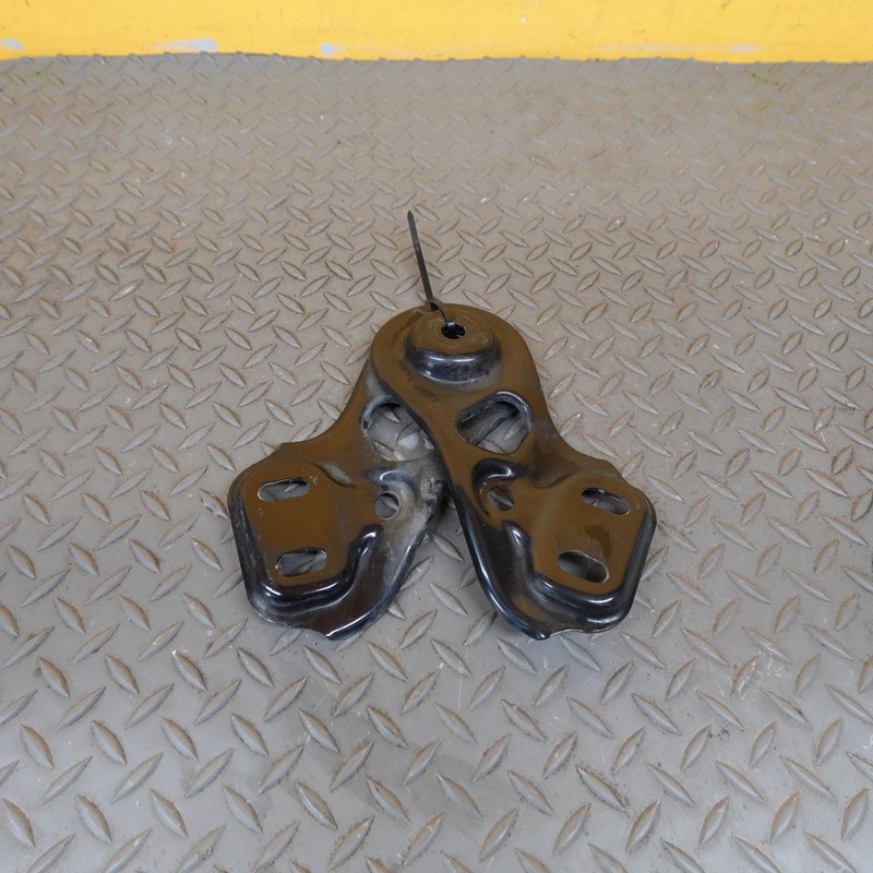 2021-2024 BUICK ENVISION FRONT SUBFRAME RIGHT & LEFT MOUNT BRACKET SET 84389634