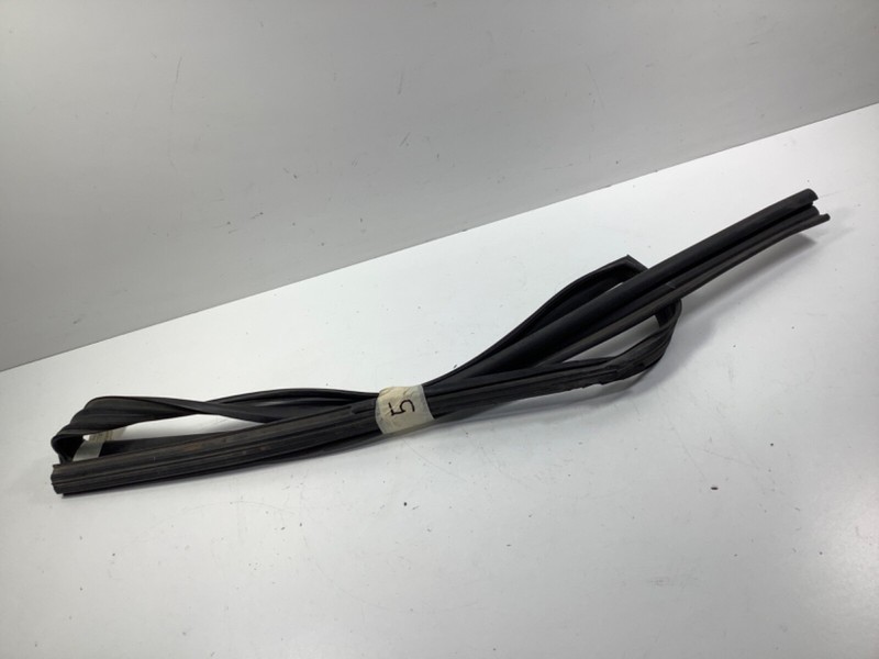 07-11 Honda CR-V Left Rear Door Channel Molding 72775-SWA-A01 OEM