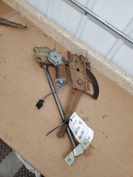Passenger Right Front Window Regulator Electric Fits 79-81 5TH AVENUE 277556