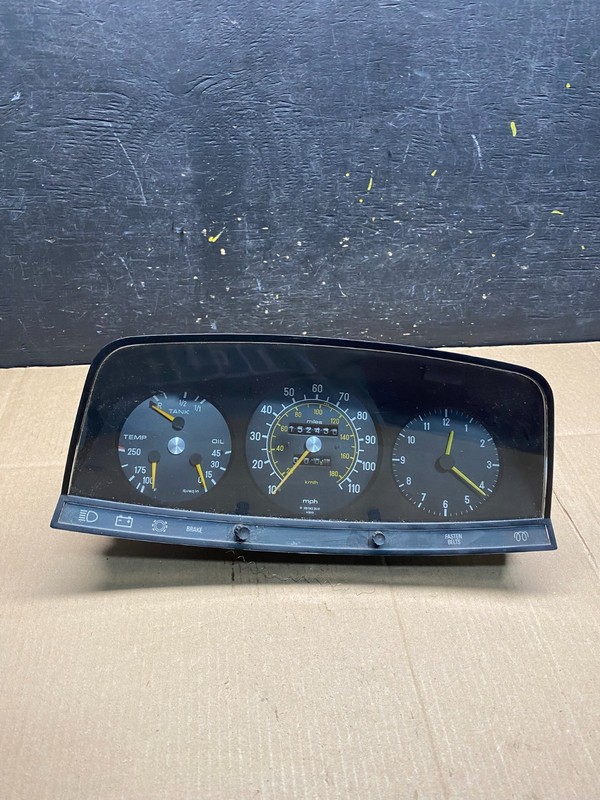 1977 - 1980 Mercedes W140 S320 Instrument Cluster Speedometer R3000 DG