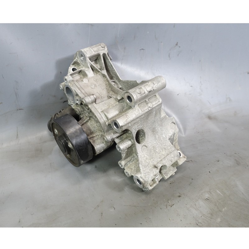 18-24 BMW G20 330iX G30 B46 4-Cylinder Water Coolant Pump Support Bracket OEM
