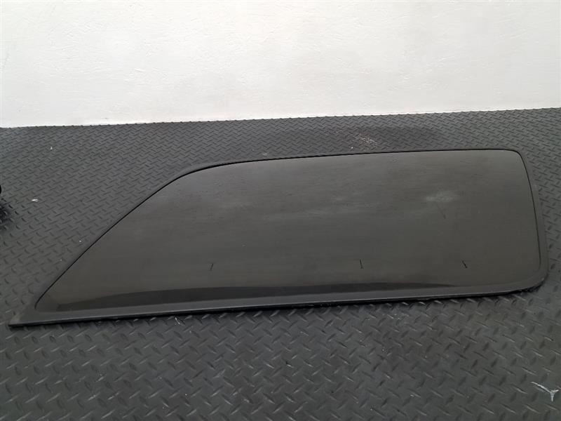 00-06 Chevrolet Tahoe Right Passenger Quarter Glass W/ Privacy Tint OEM 15762680