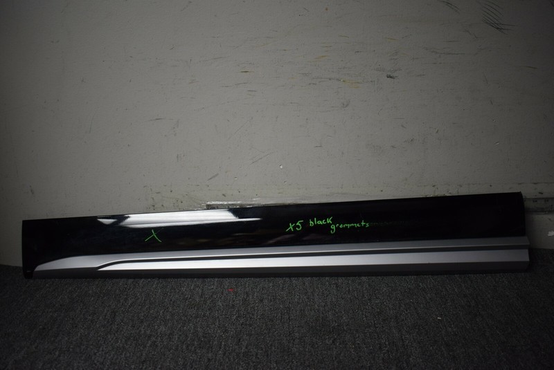 2018 2019 Audi Q5 left front door molding PART#80A853959 OEM
